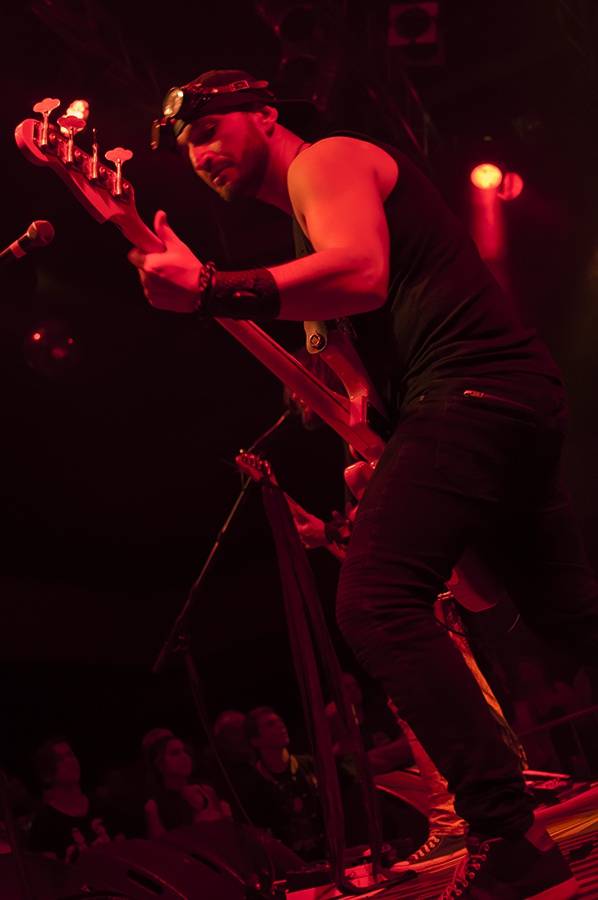 Stroy vyšvihli v Lucerna Music Baru show hodnou velikánů