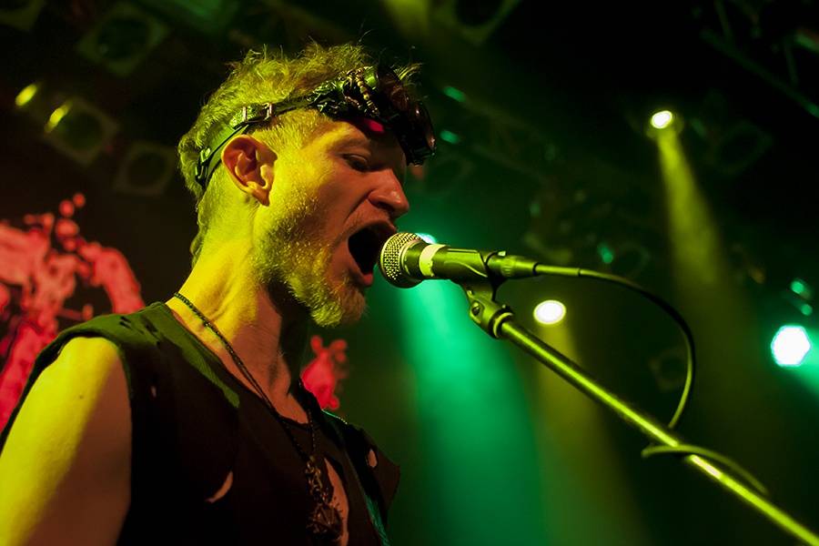 Stroy vyšvihli v Lucerna Music Baru show hodnou velikánů