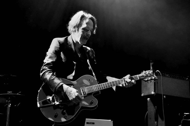 Po boku Nicka Cavea procestoval celý svět, nyní zahrál Hugo Race v Praze