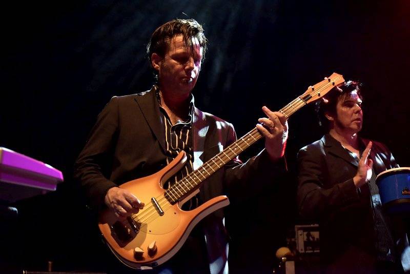 Po boku Nicka Cavea procestoval celý svět, nyní zahrál Hugo Race v Praze