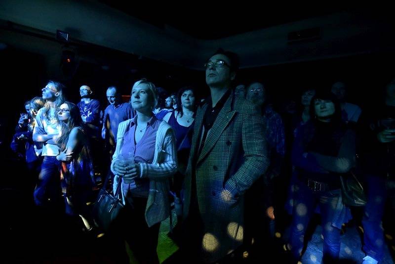 Po boku Nicka Cavea procestoval celý svět, nyní zahrál Hugo Race v Praze