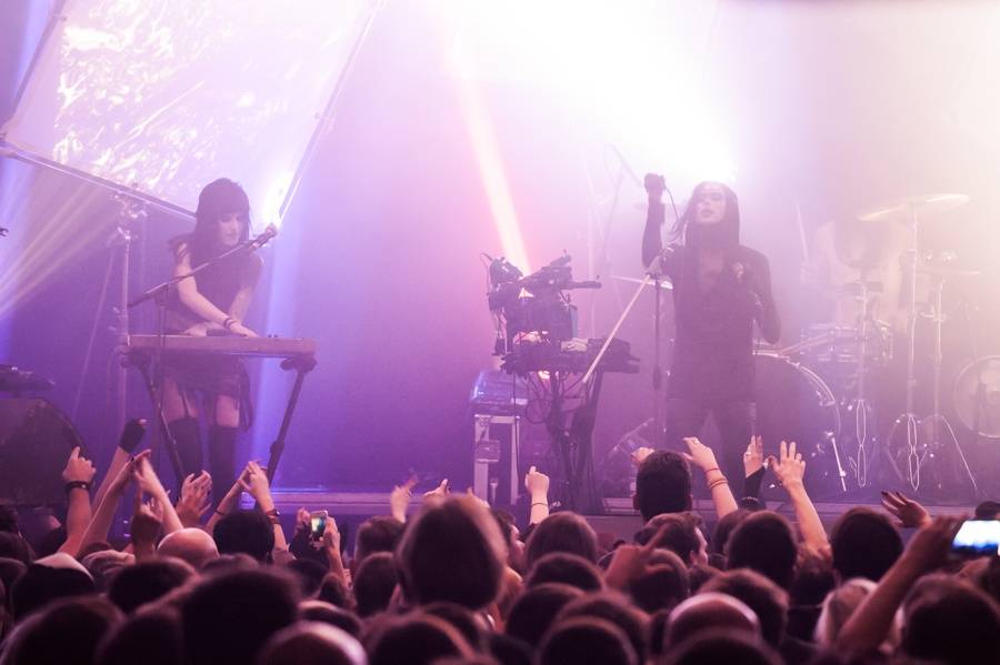 IAMX v Roxy: nová deska, skvělý setlist a narvaný klub