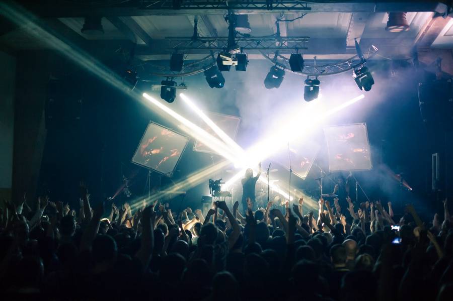 IAMX v Roxy: nová deska, skvělý setlist a narvaný klub