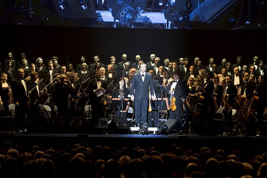 Italský večírek v Praze: Andrea Bocelli naplnil O2 arenu