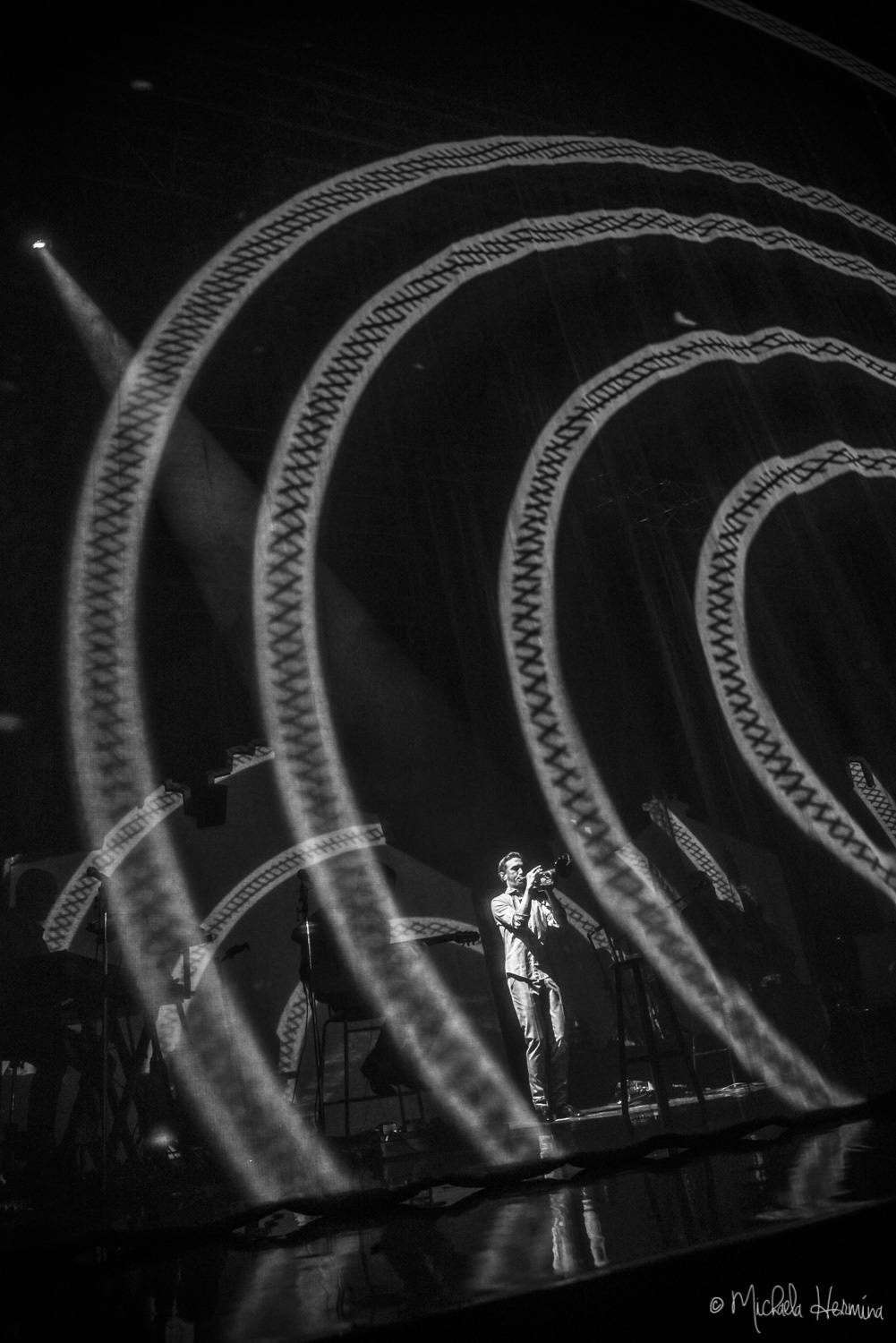 Zaz s písněmi o Paříži znovu zaplnila Forum Karlín