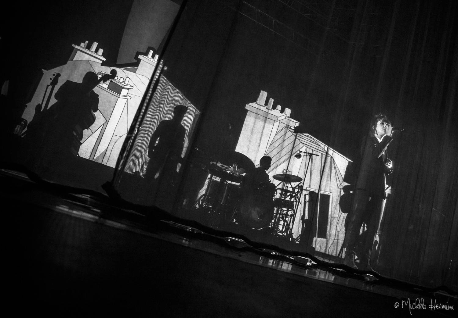 Zaz s písněmi o Paříži znovu zaplnila Forum Karlín