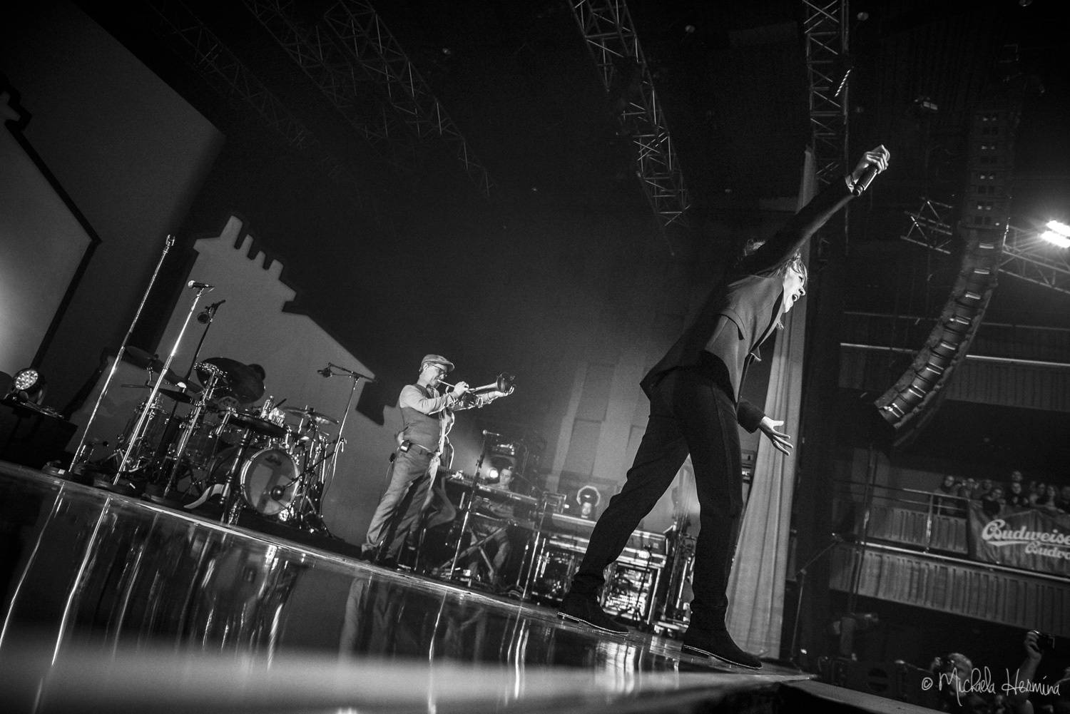 Zaz s písněmi o Paříži znovu zaplnila Forum Karlín