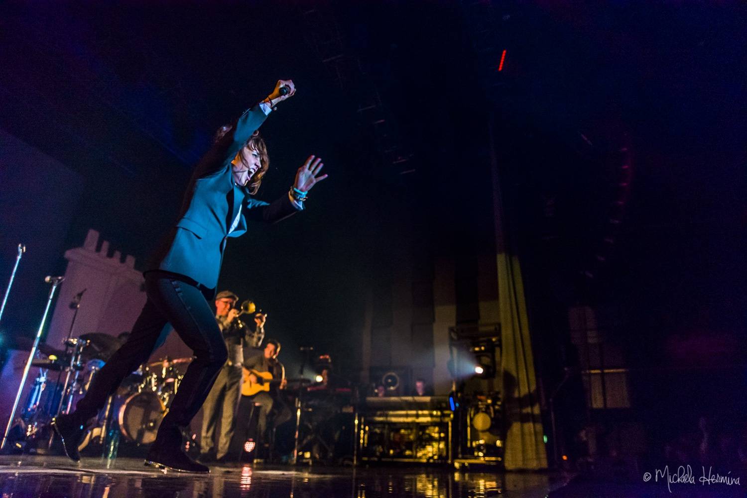 Zaz s písněmi o Paříži znovu zaplnila Forum Karlín