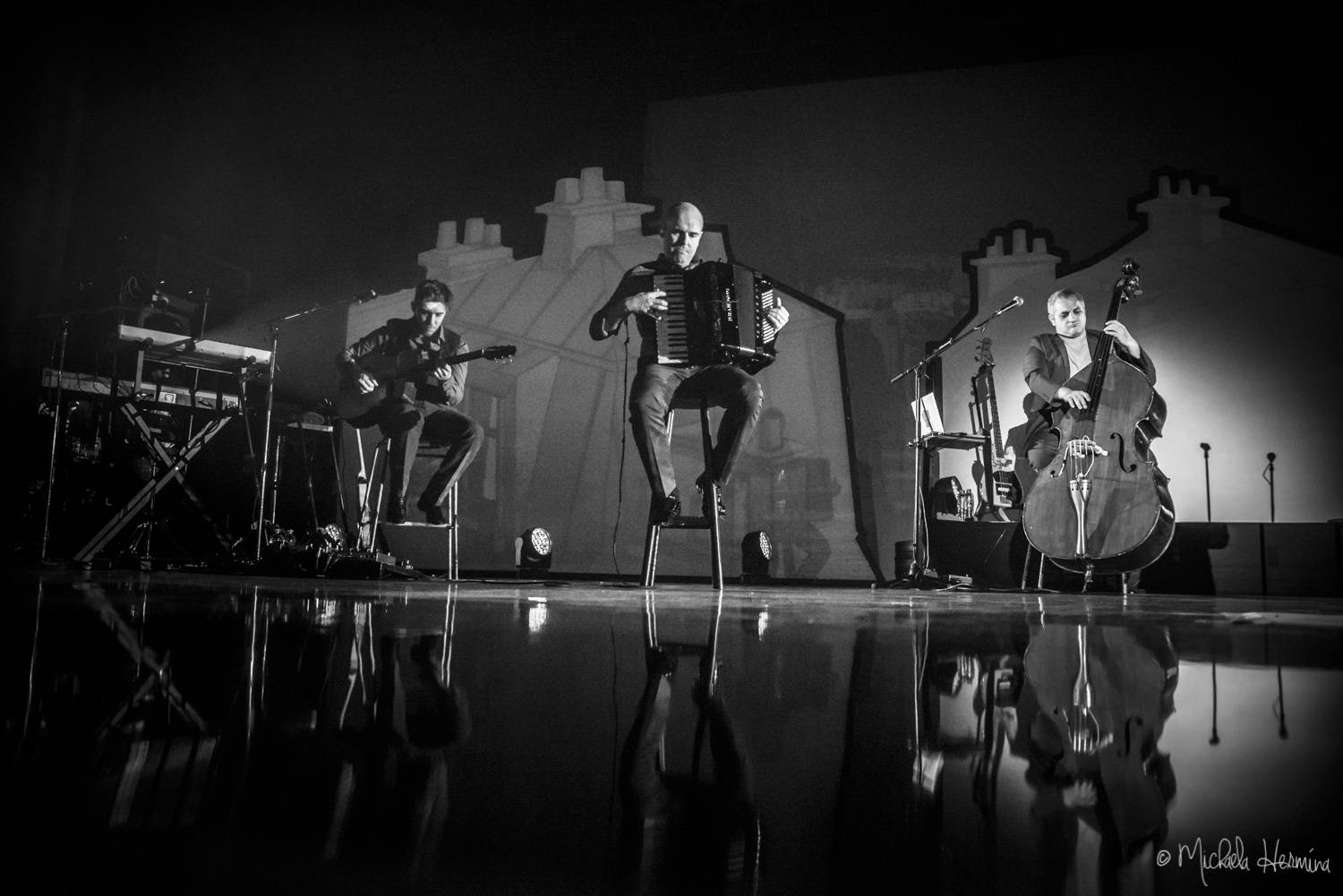 Zaz s písněmi o Paříži znovu zaplnila Forum Karlín