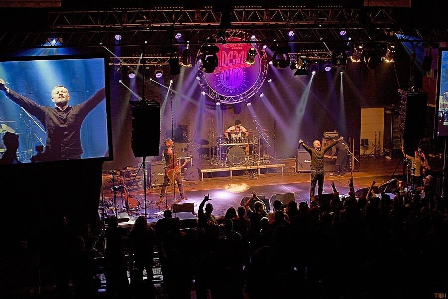 České Budějovice rozpálil Dead End Festival, hráli Locomotive, X-Core i Kurtizány z 25. Avenue