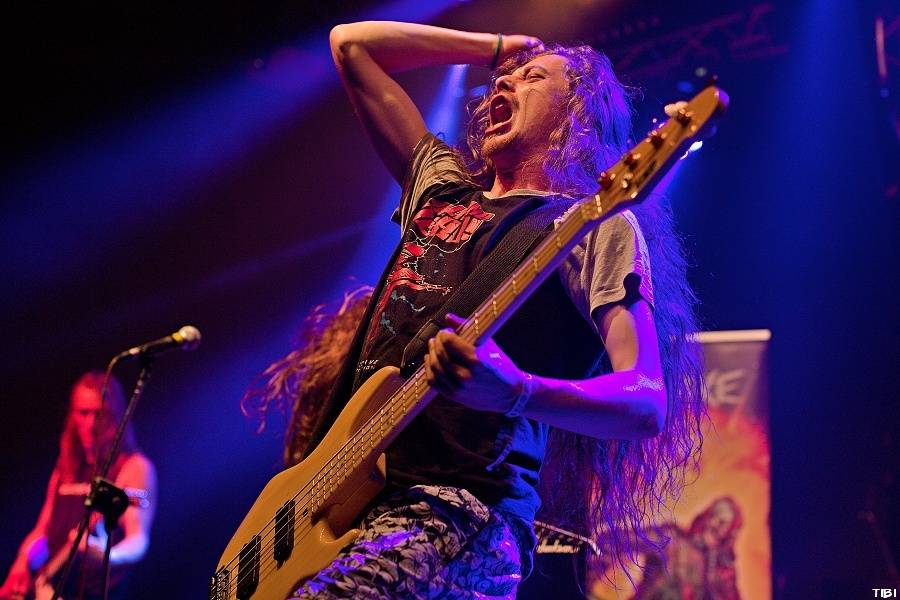 České Budějovice rozpálil Dead End Festival, hráli Locomotive, X-Core i Kurtizány z 25. Avenue