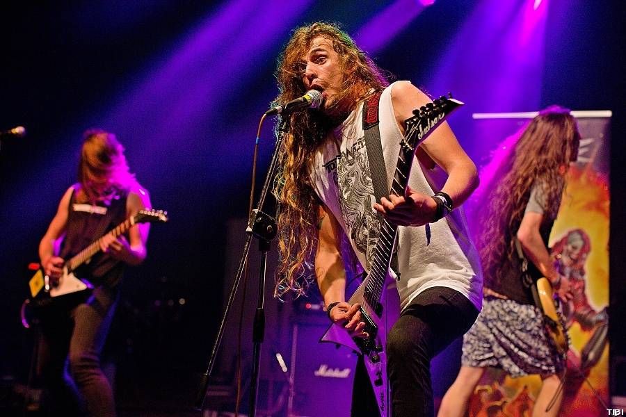 České Budějovice rozpálil Dead End Festival, hráli Locomotive, X-Core i Kurtizány z 25. Avenue