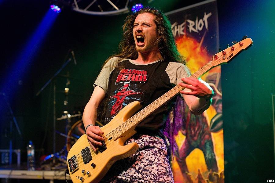 České Budějovice rozpálil Dead End Festival, hráli Locomotive, X-Core i Kurtizány z 25. Avenue