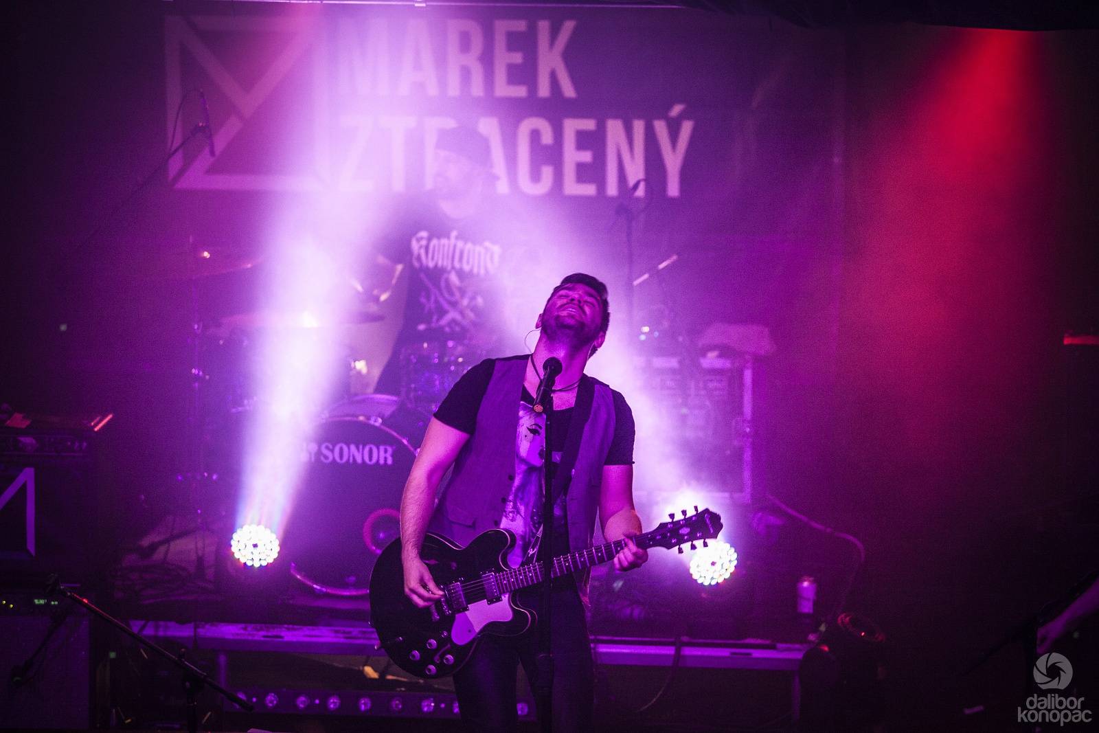 Marek Ztracený pokřtil desku Pády, byli u toho Michal Malátný a Marta Jandová