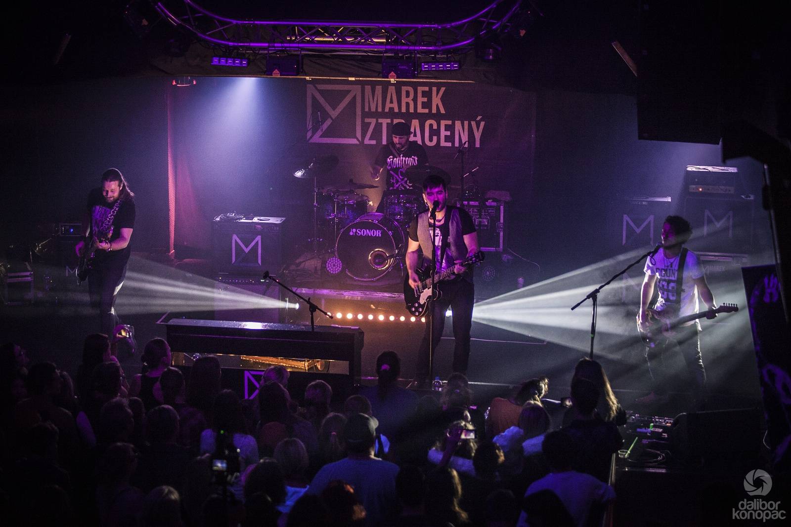 Marek Ztracený pokřtil desku Pády, byli u toho Michal Malátný a Marta Jandová