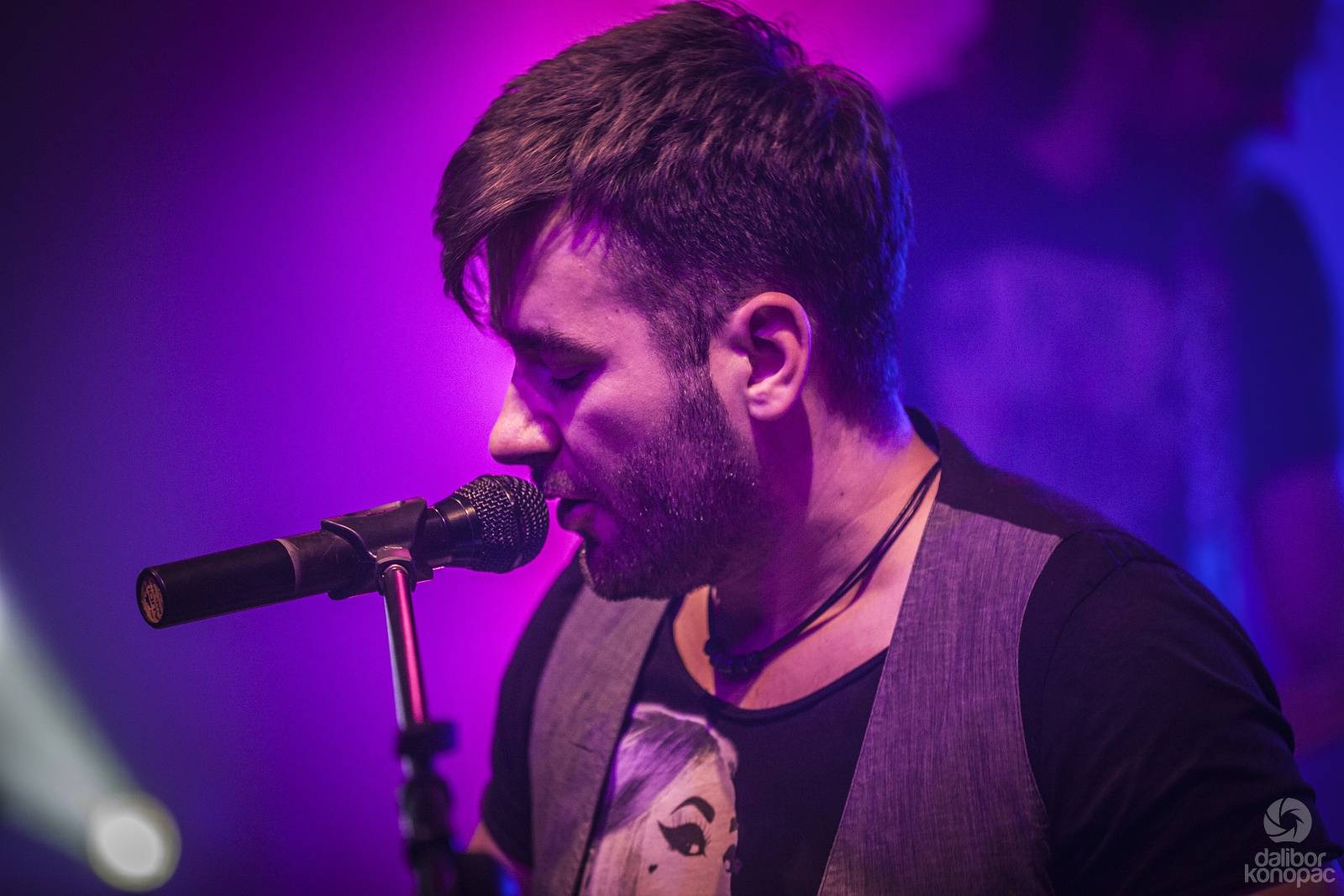 Marek Ztracený pokřtil desku Pády, byli u toho Michal Malátný a Marta Jandová