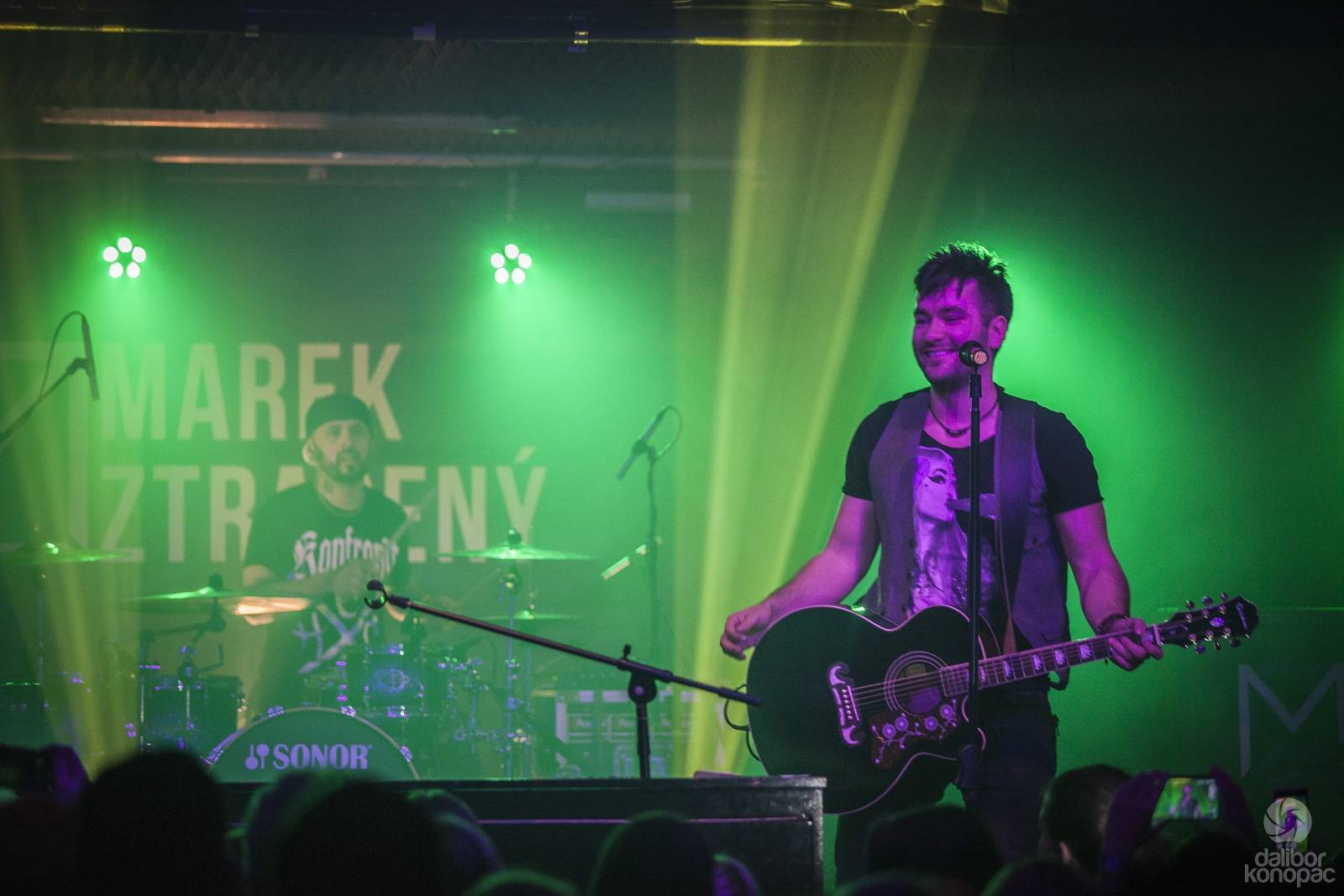 Marek Ztracený pokřtil desku Pády, byli u toho Michal Malátný a Marta Jandová