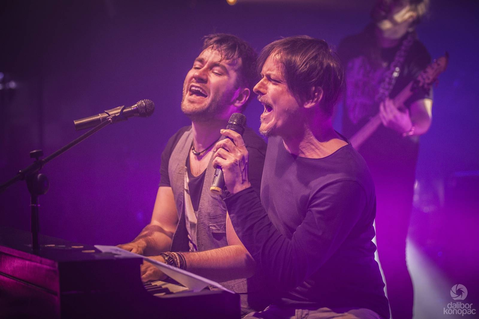 Marek Ztracený pokřtil desku Pády, byli u toho Michal Malátný a Marta Jandová