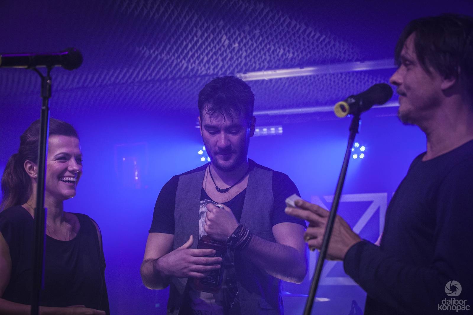 Marek Ztracený pokřtil desku Pády, byli u toho Michal Malátný a Marta Jandová