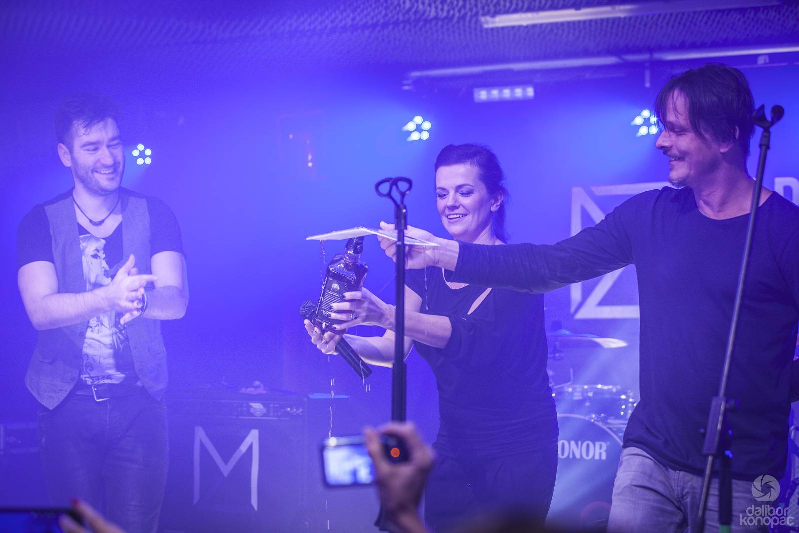 Marek Ztracený pokřtil desku Pády, byli u toho Michal Malátný a Marta Jandová