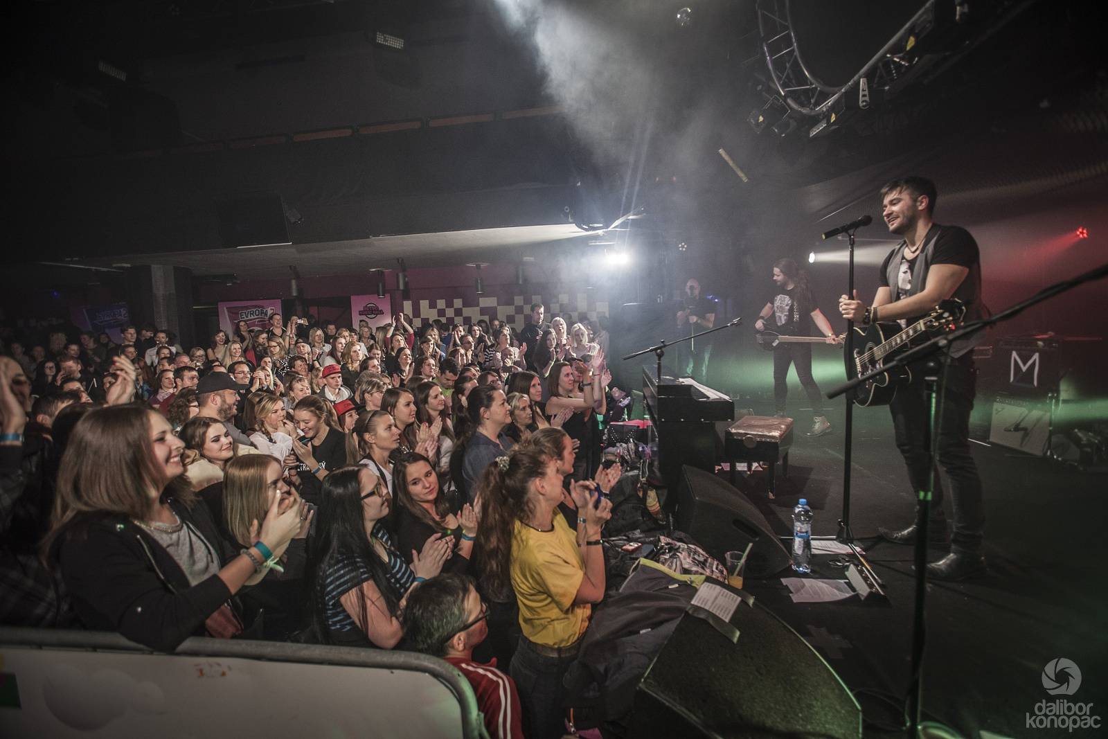 Marek Ztracený pokřtil desku Pády, byli u toho Michal Malátný a Marta Jandová