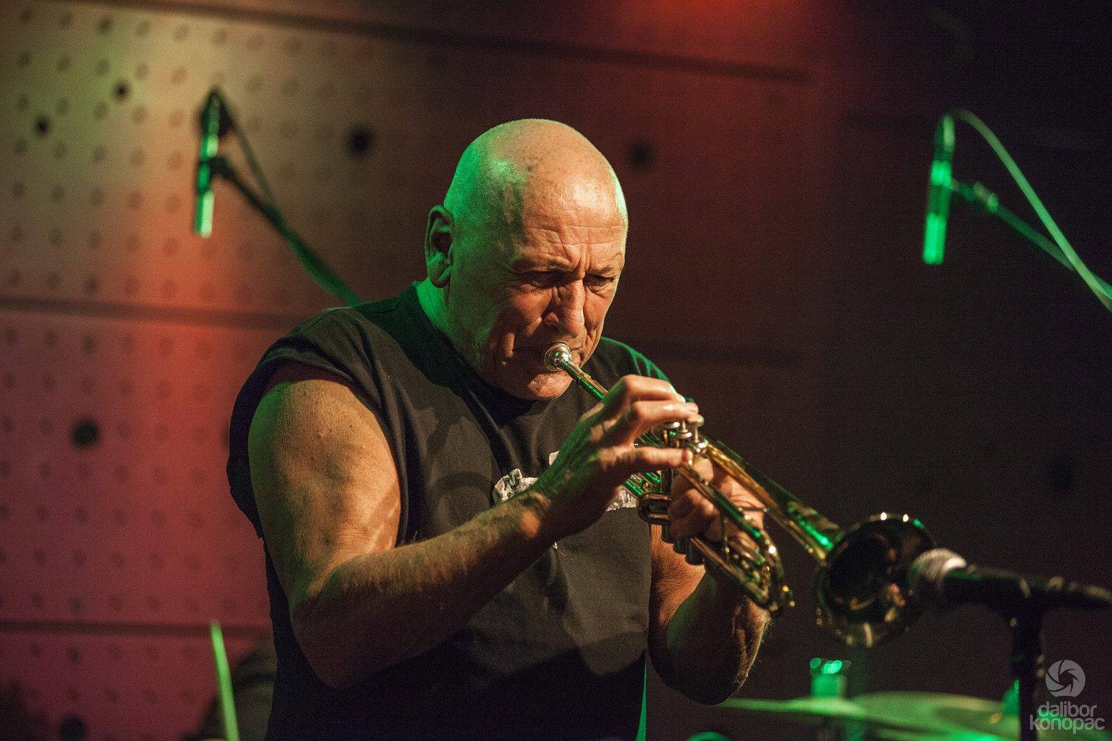 Trumpetista Laco Deczi hrál v JazzDocku energicky