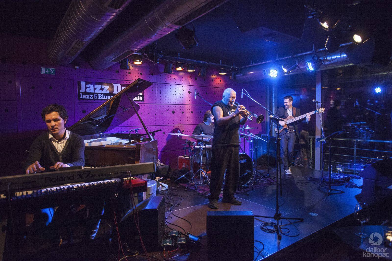 Trumpetista Laco Deczi hrál v JazzDocku energicky