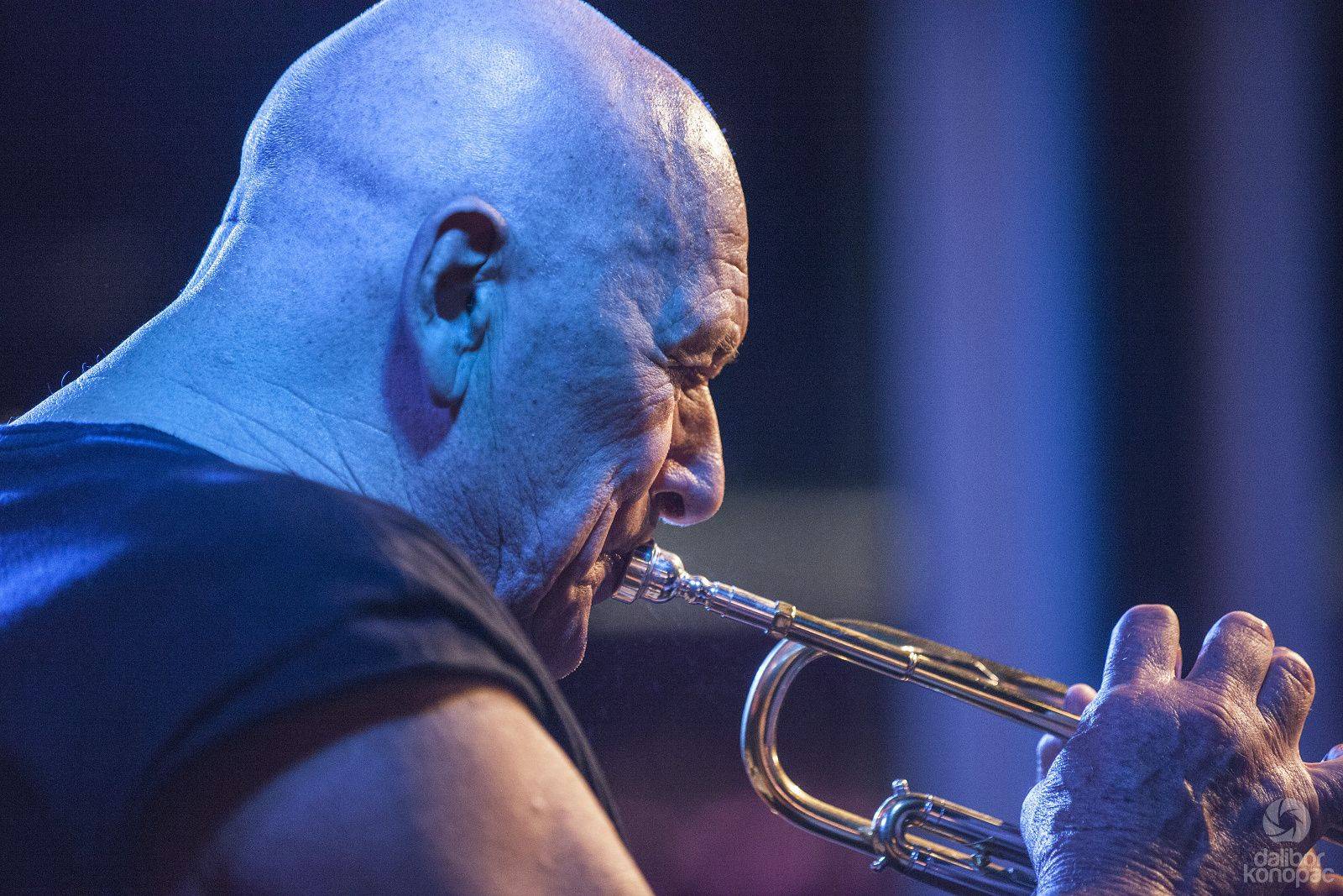 Trumpetista Laco Deczi hrál v JazzDocku energicky