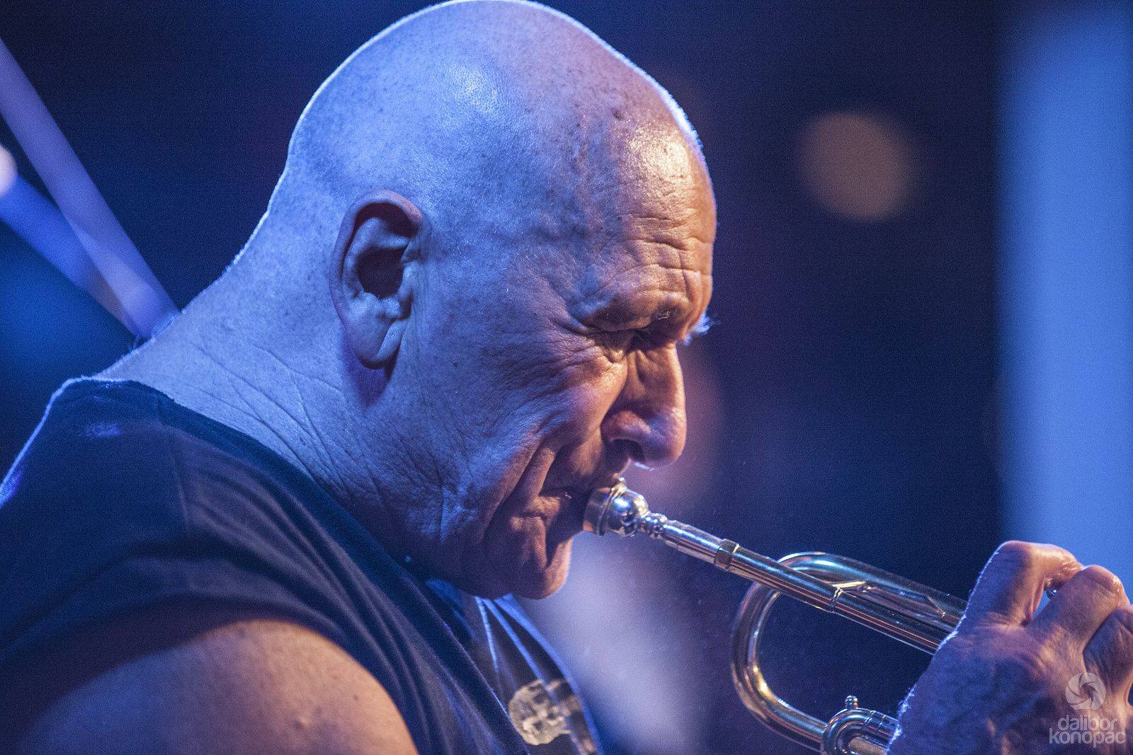 Trumpetista Laco Deczi hrál v JazzDocku energicky