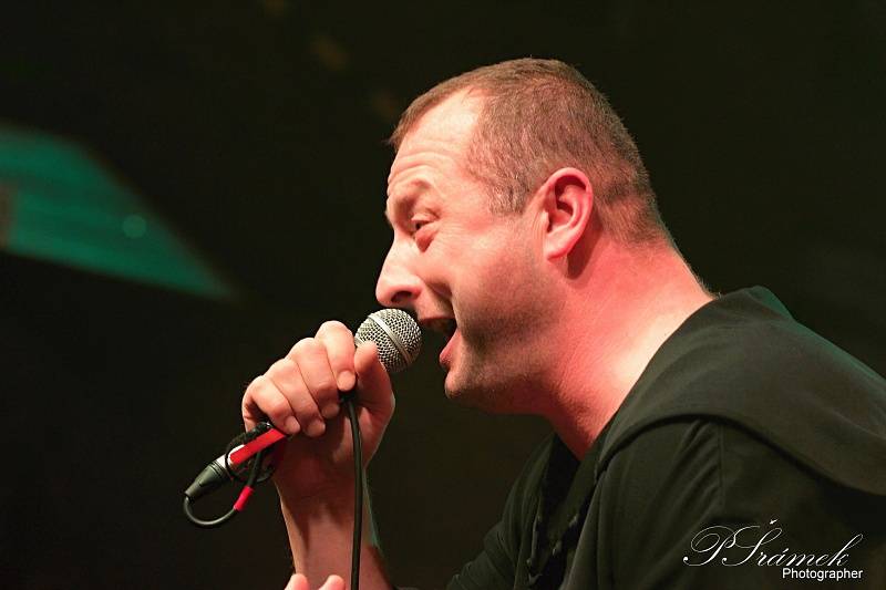 Traktor zaparkoval svou smršť v Ostravě 