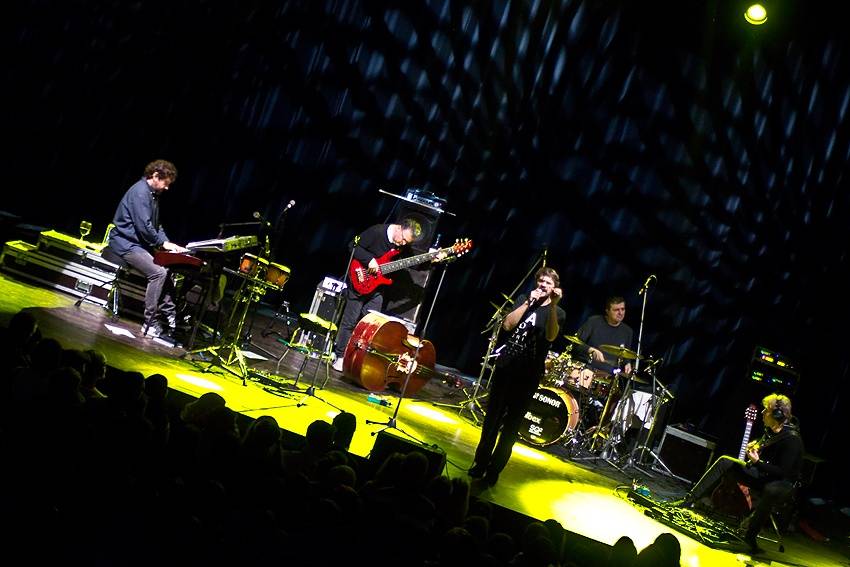 Dan Bárta a Illustratosphere si v Brně zahráli k patnáctinám