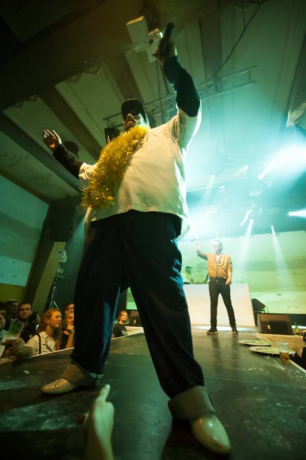 Kapitán Demo vystrojil v Roxy Vánoce jak hajzl