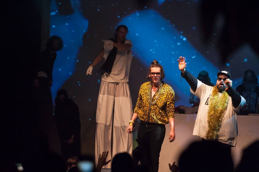 Kapitán Demo vystrojil v Roxy Vánoce jak hajzl