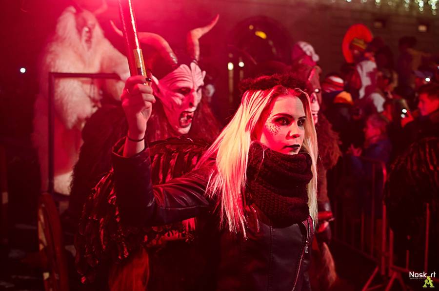 Žatecké náměstí ovládli čerti