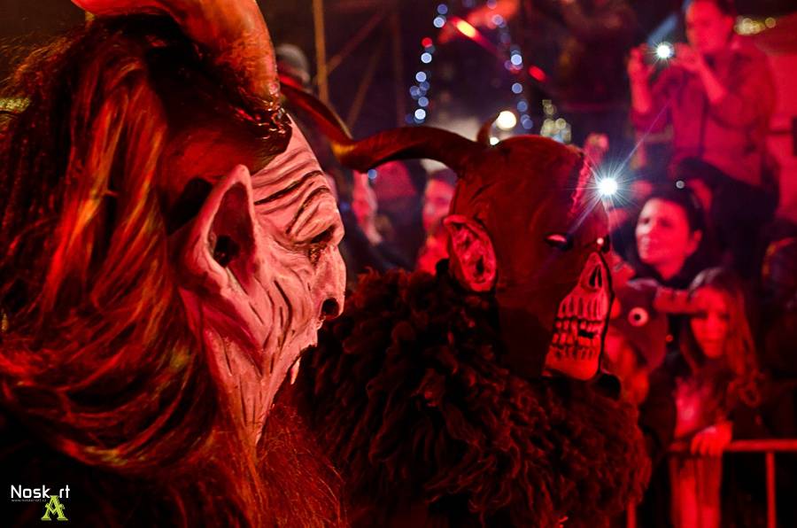 Žatecké náměstí ovládli čerti