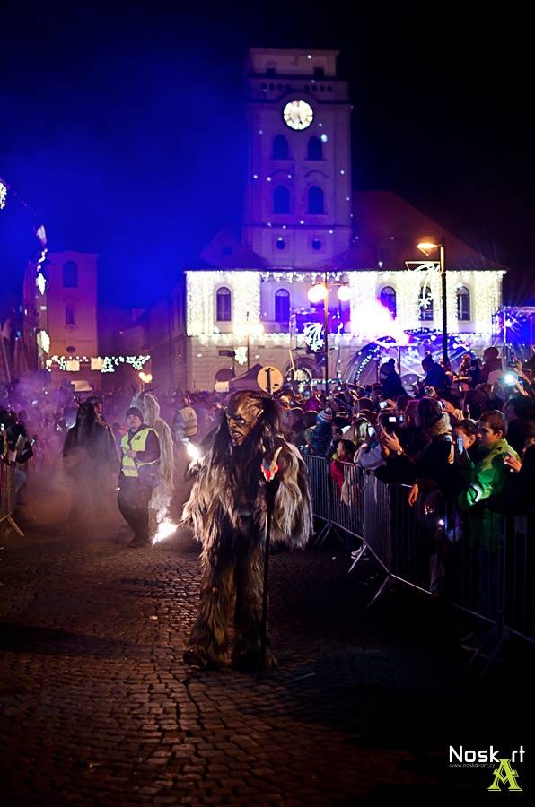 Žatecké náměstí ovládli čerti