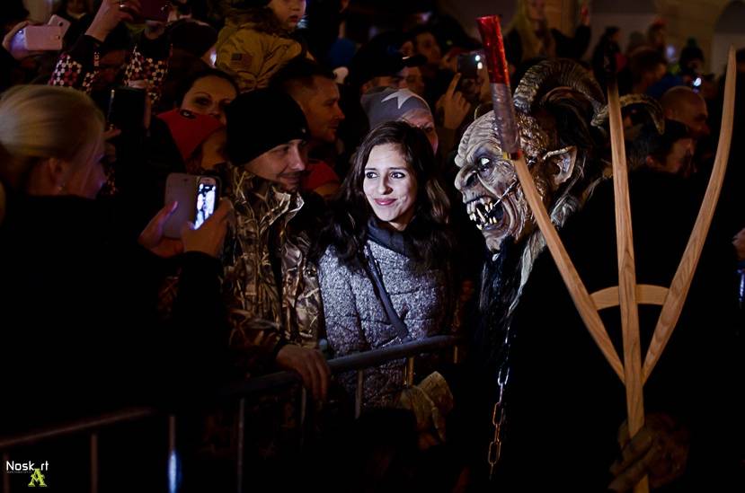 Žatecké náměstí ovládli čerti