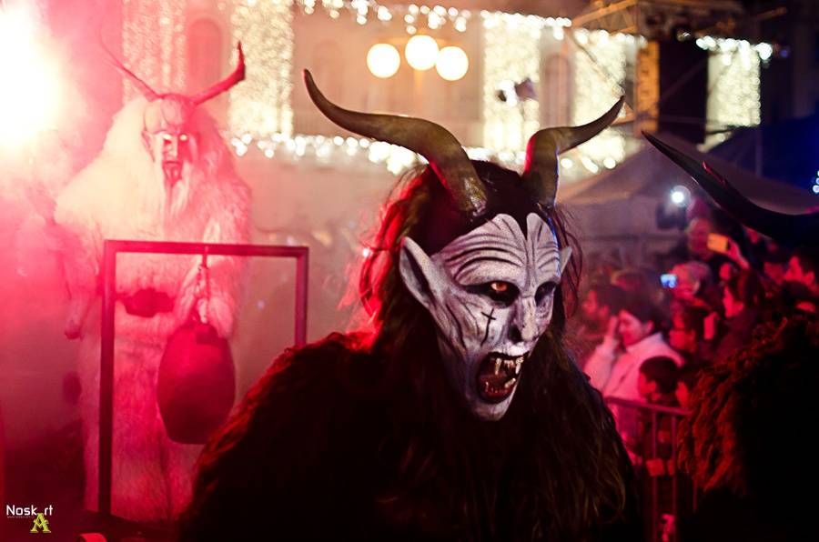 Žatecké náměstí ovládli čerti