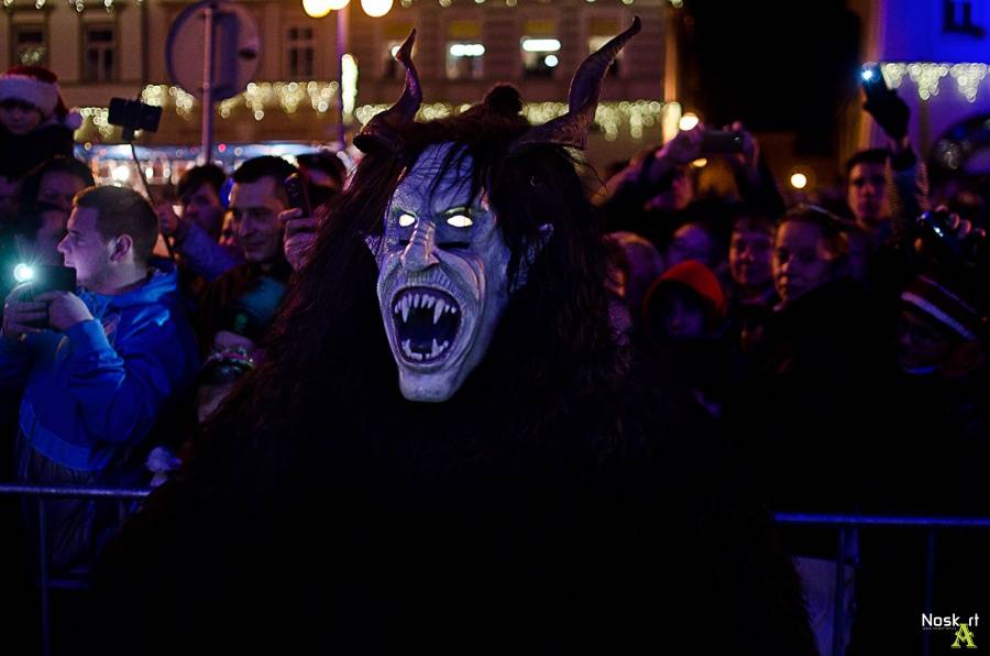 Žatecké náměstí ovládli čerti