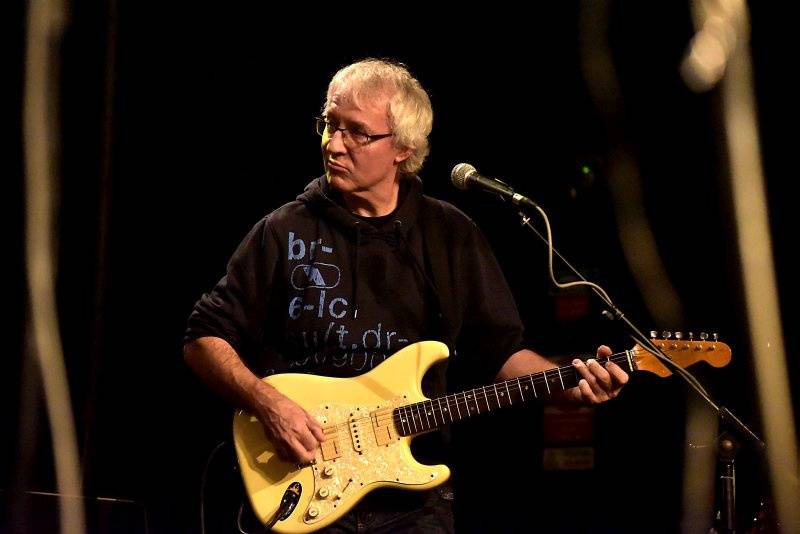 Sbohem, Juniore! Garage, Michal Ambrož a další se loučili s hudební agenturou