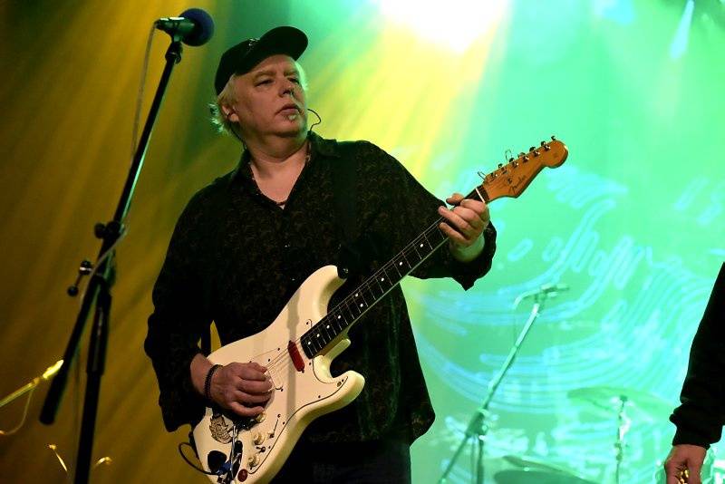 Sbohem, Juniore! Garage, Michal Ambrož a další se loučili s hudební agenturou