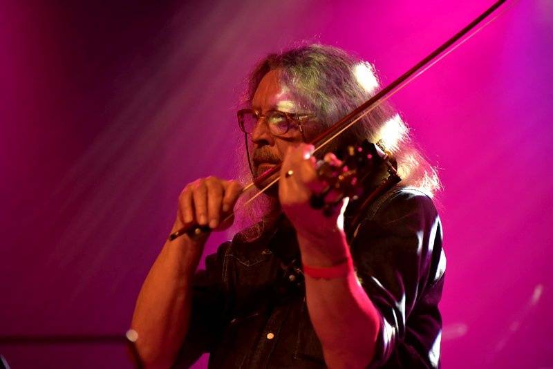 Sbohem, Juniore! Garage, Michal Ambrož a další se loučili s hudební agenturou