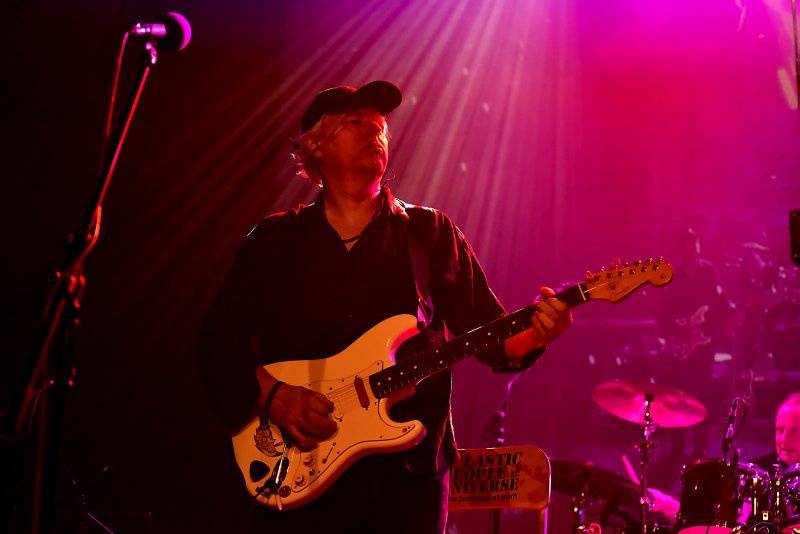 Sbohem, Juniore! Garage, Michal Ambrož a další se loučili s hudební agenturou