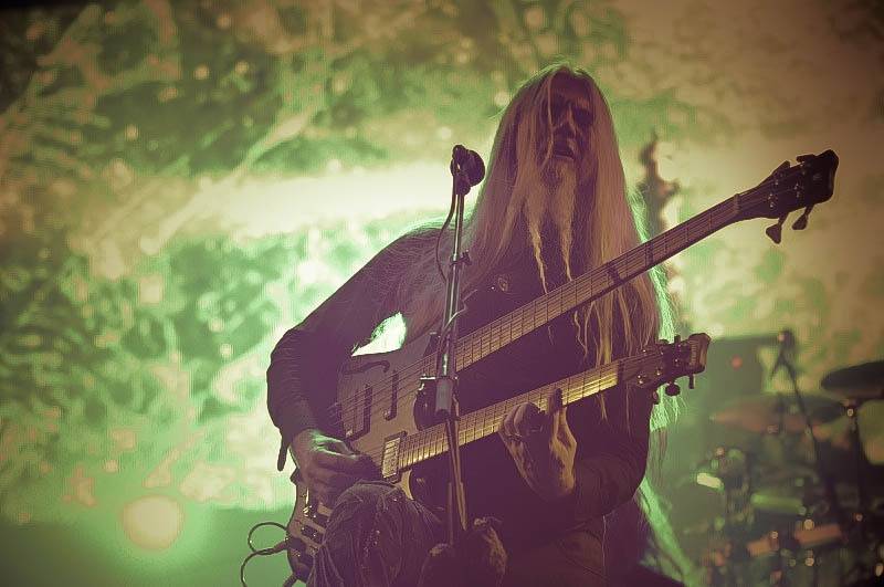 Ohně, metalový nářez a skvělá Floor Jansen: Nightwish v Praze druhým objektivem