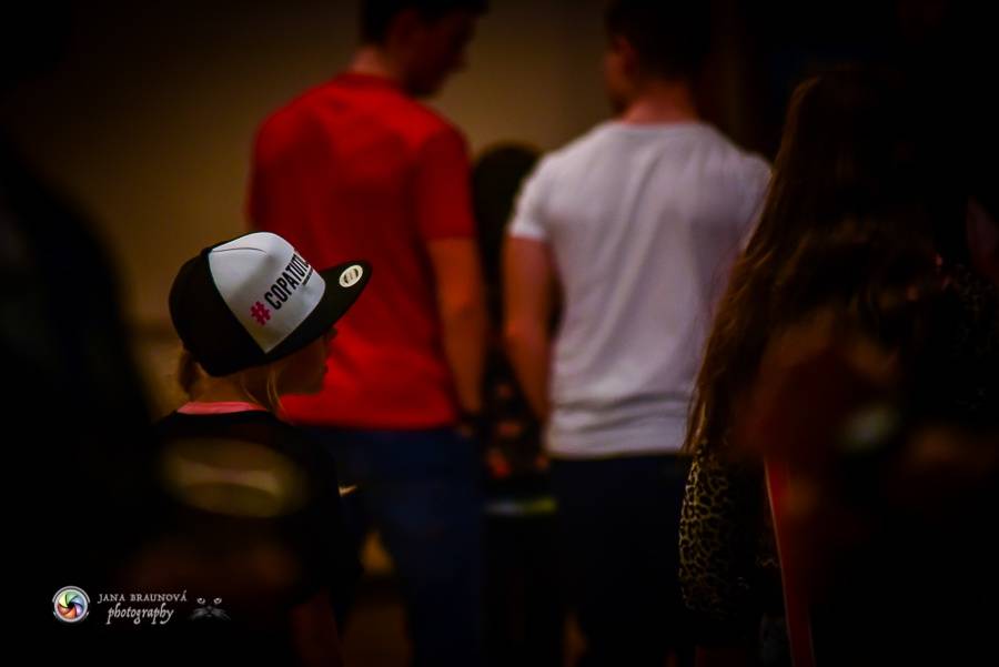 Bomby, show a ječící fanynky: Ben Cristovao zpíval v Pekle