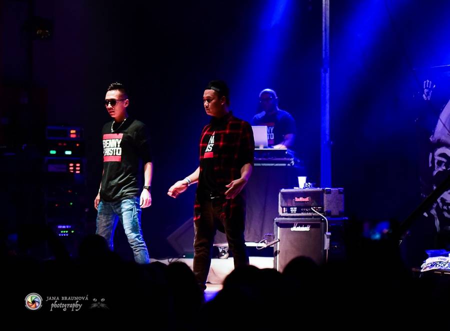 Bomby, show a ječící fanynky: Ben Cristovao zpíval v Pekle