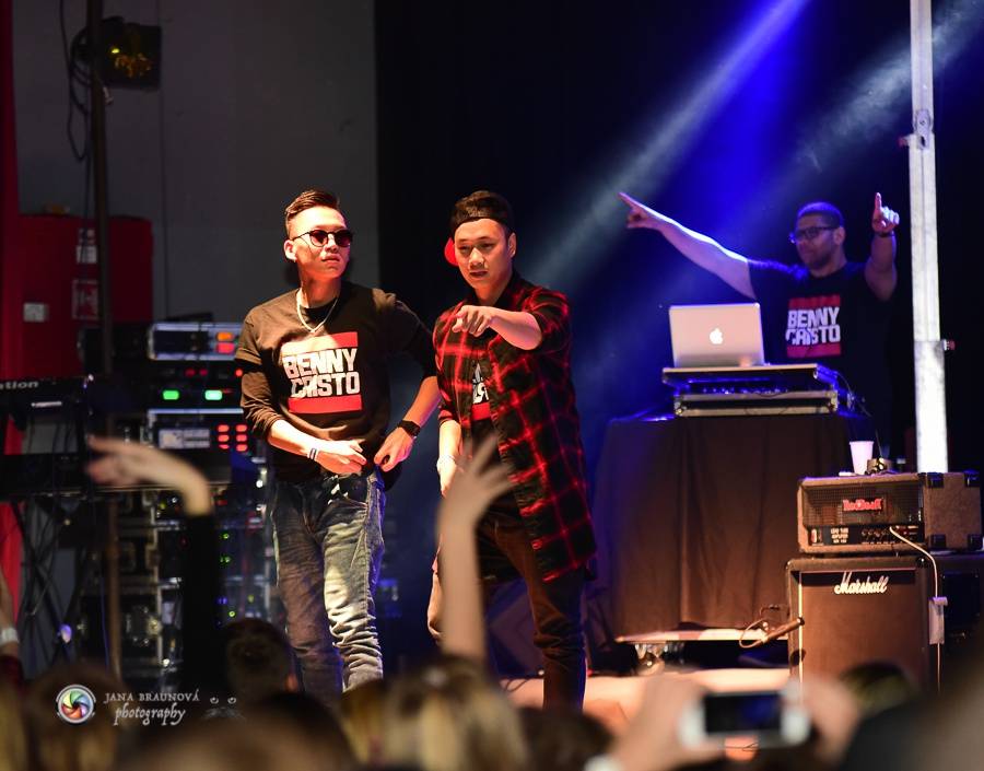 Bomby, show a ječící fanynky: Ben Cristovao zpíval v Pekle