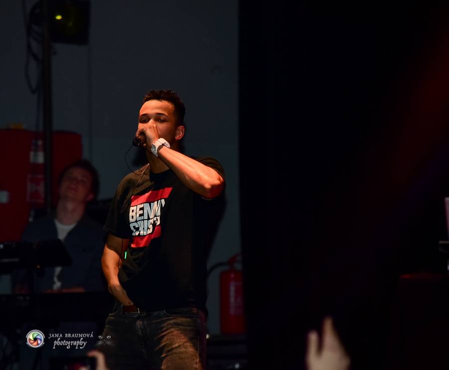 Bomby, show a ječící fanynky: Ben Cristovao zpíval v Pekle