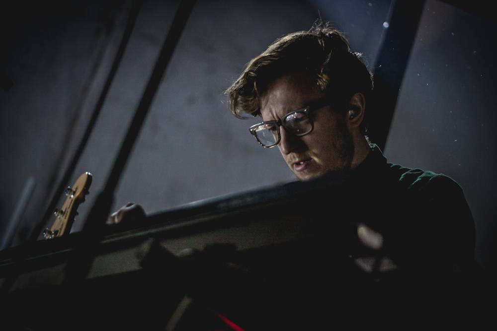 Editors uchvátili fanoušky v natřískaném klubu Roxy