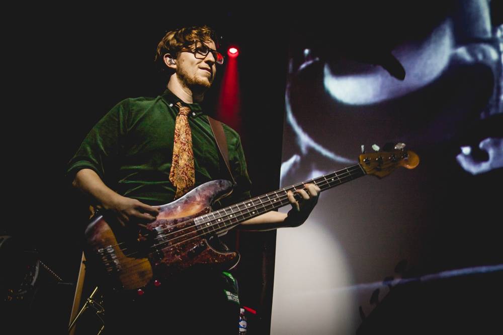 Editors uchvátili fanoušky v natřískaném klubu Roxy